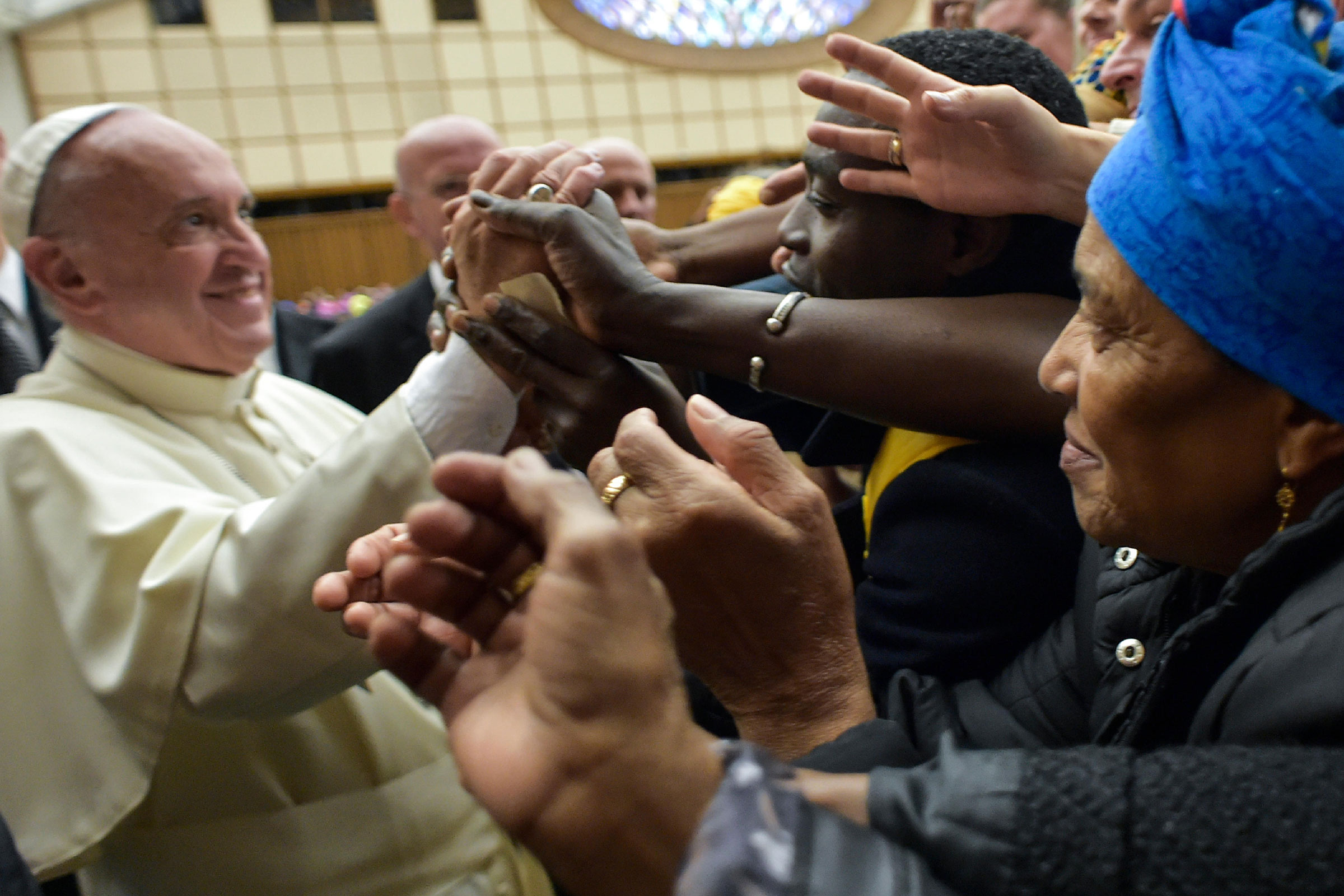 web-000_i05v8-losservatore-romano-afp-ho