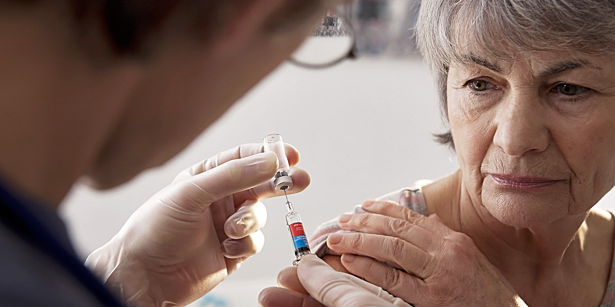 FLU,SHOT,WOMAN,DOCTOR