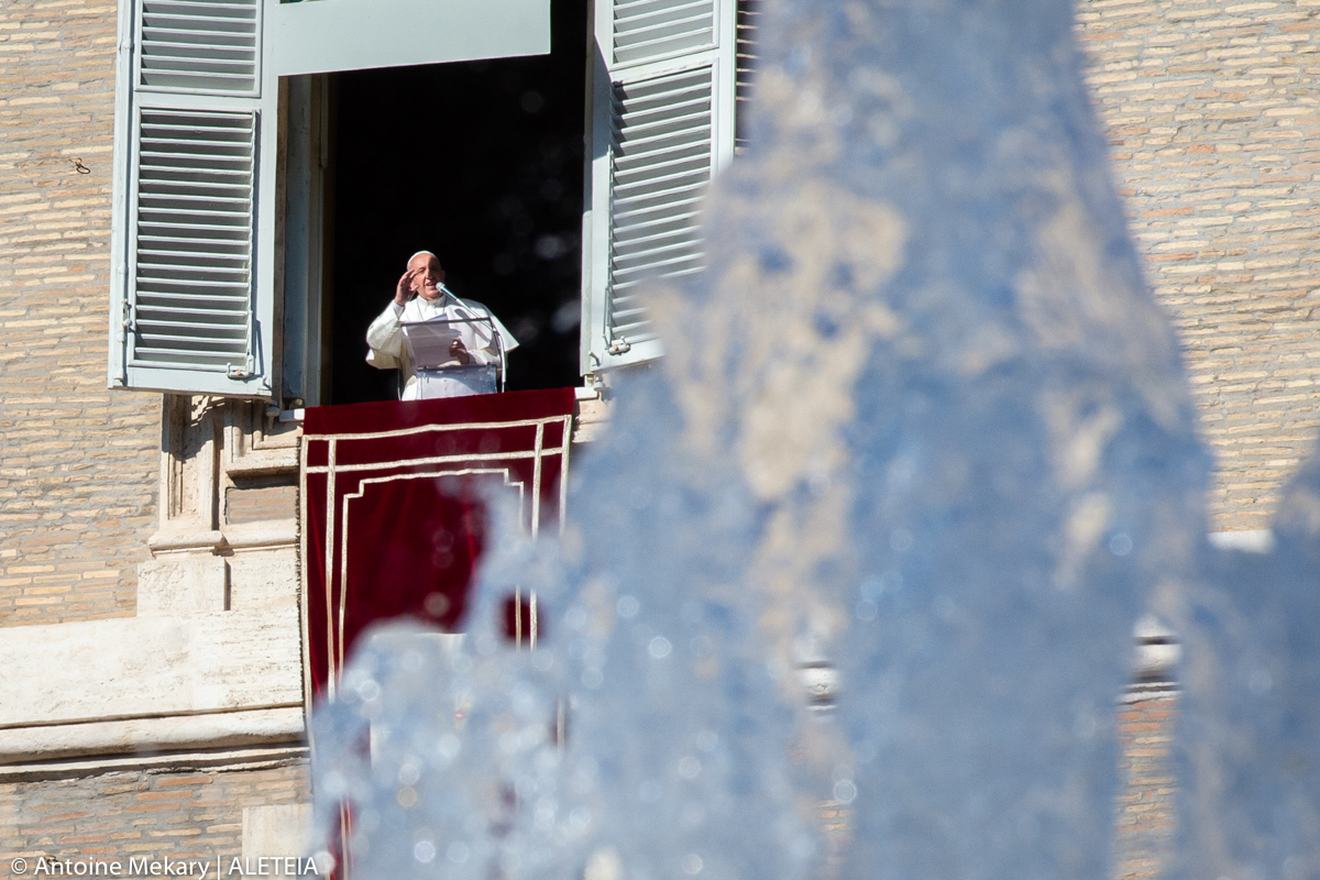 POPE EPHIPHANY ANGELUS